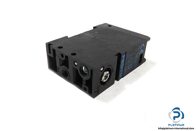 festo-152618-pressure-switch4_675x450