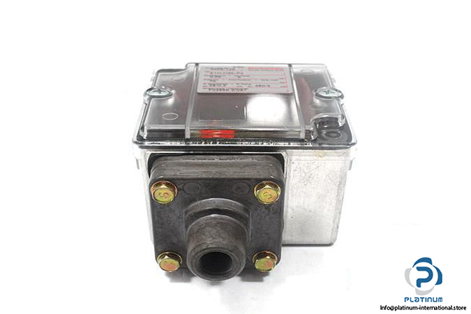 barksdale-e1h-h90-p4-0403-126-pressure-switch4_675x450