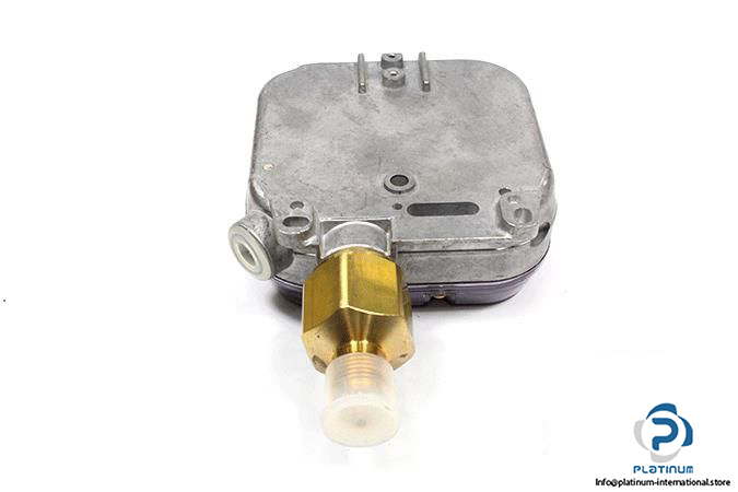 sauter-dfc-17b-78-f001-heavy-duty-pressure-switch4_675x450