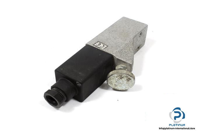 suco-0159-429-14-1-001-diaphragm-pressure-switch4_675x450