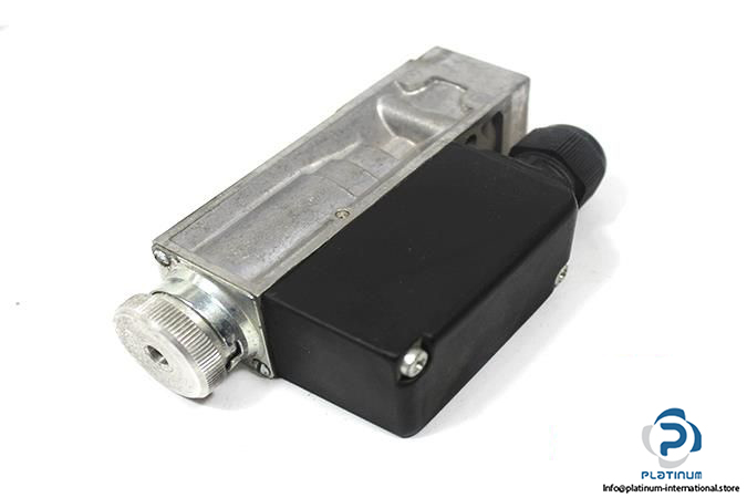 herion-0820760-diaphragm-pressure-switch3_675x450