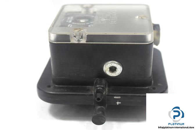 krom-schroder-dwl03ag-differential-pressure-switch4_675x450
