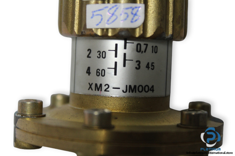 telemecanique-XM2-JM004-pressure-switch-used-4