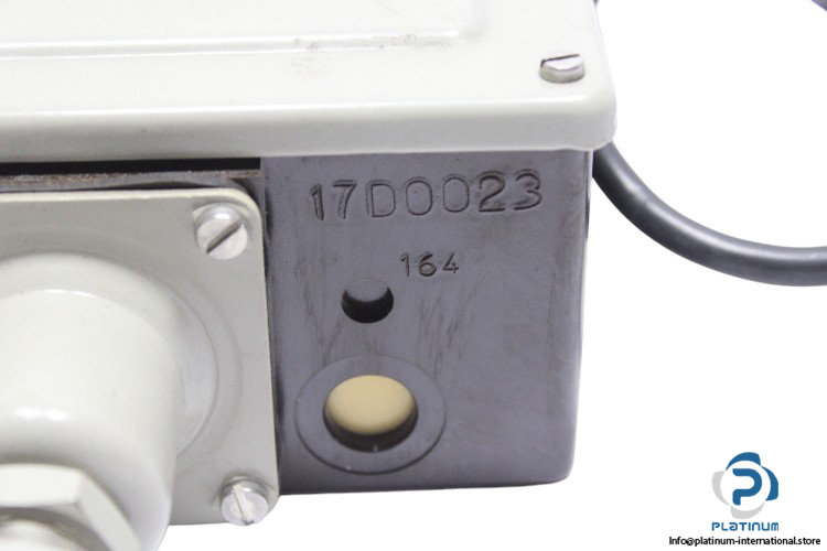 danfoss-17D0023-differential-pressure-switch-(Used)-1