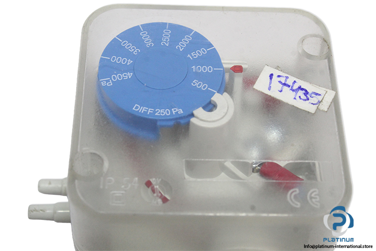 DIFF250PA-differential-pressure-switch-(used)-1