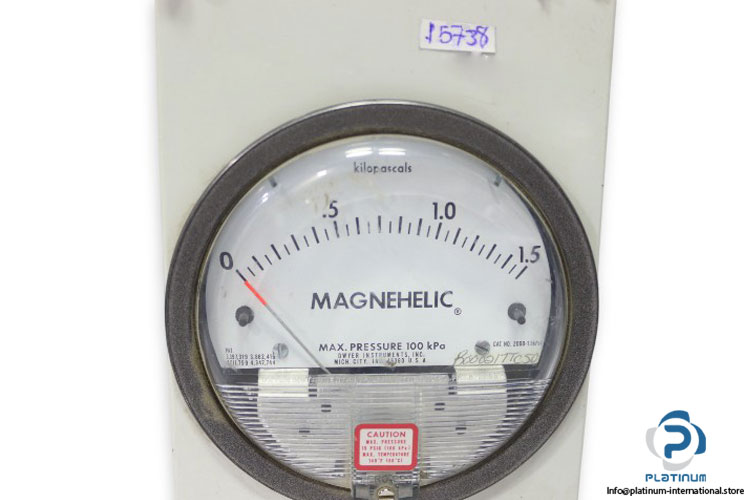 magnehelic-2000-1.5KPAC-differential-pressure-gauge-(used)-2