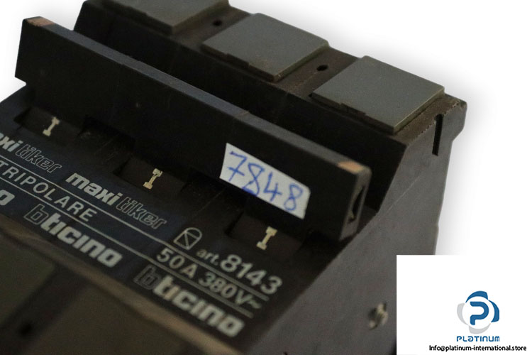 bticino-8143-circuit-breaker-(new)-2