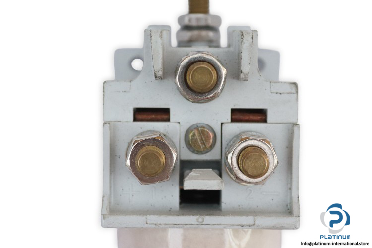 iskra-B7-16.903.799-2-197-211-013-dc-contactor-(Used)-1