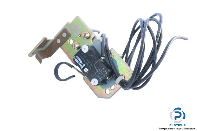 hager-HX801-shunt-trip-(new)-1