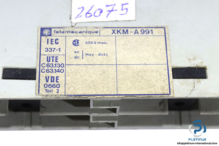 telemecanique-XKM-A991-contact-block-(used)-2