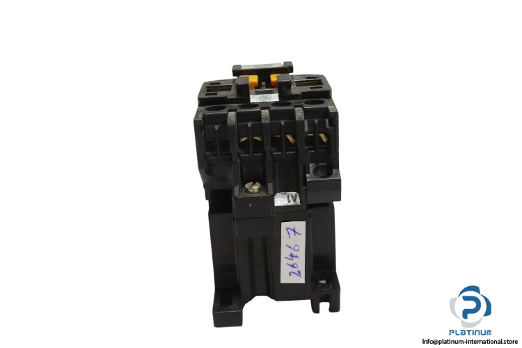 telemecanique-CA2-DN1319-A-65-contactor-relay-(new)-2