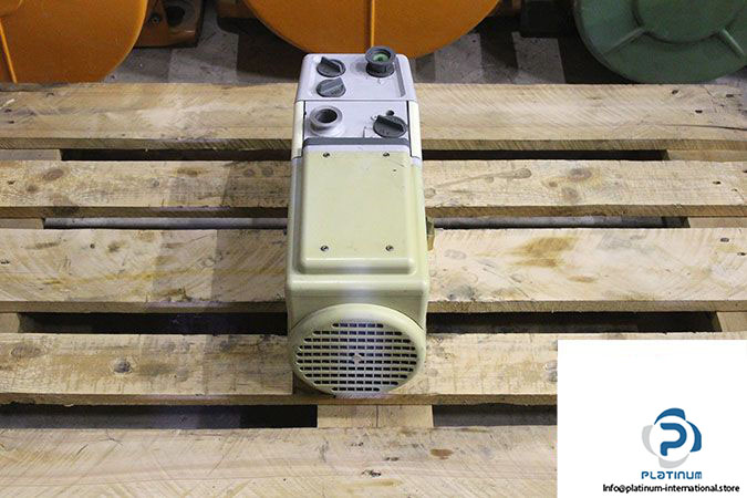 edwards-rv5-vacuum-pump-2
