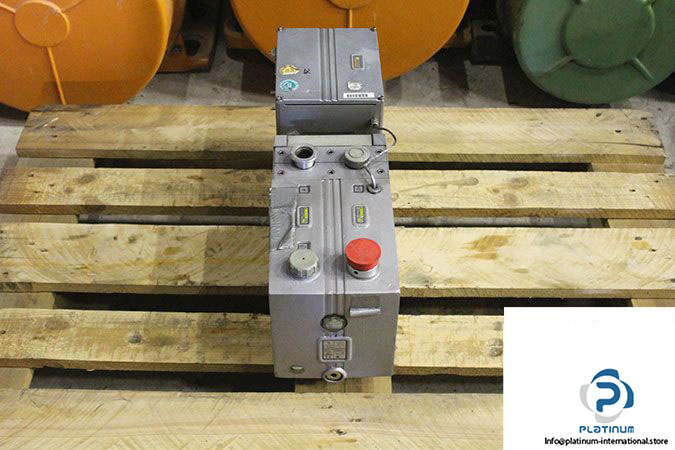 varian-hs-652-dual-stage-rotary-vane-vacuum-pump-1