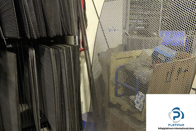 stainless-steel-perforated-sheet-2