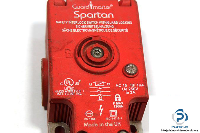 spartan-24v-pg11-safety-interlock-switch-with-guard-locking-2