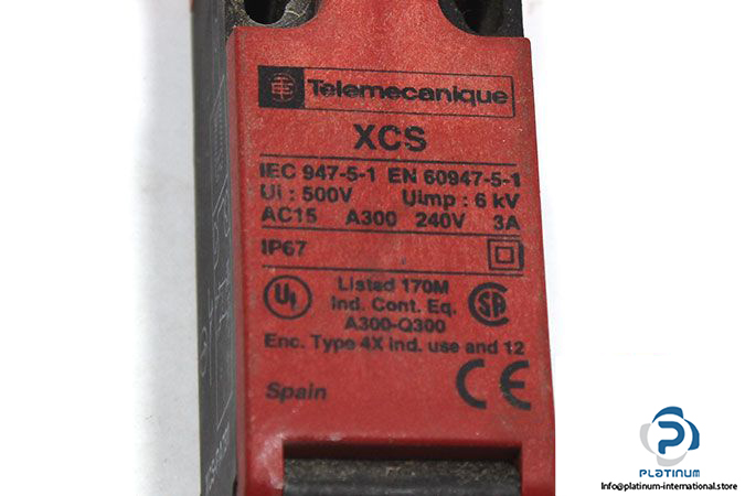 telemecanique-xcs-pa791-safety-switch-3