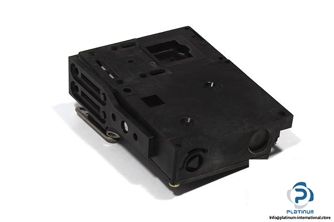 schmersal-azm-160-22yp-interlock-switch-2