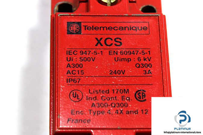 telemecanique-xcs-a501-safety-switch-2