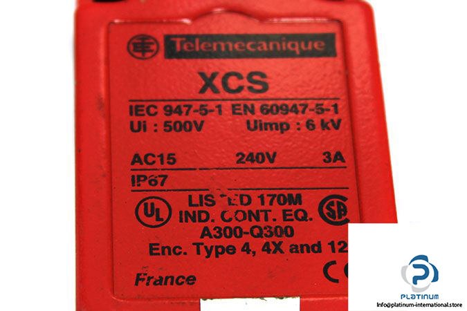 telemecanique-xcs-a701-safety-switch-2