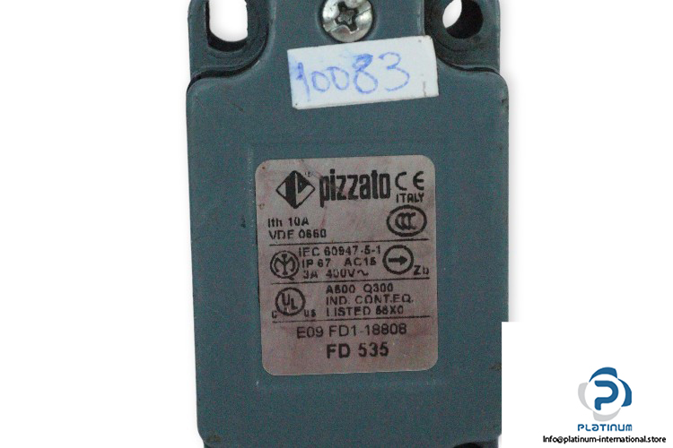 pizzato-FD-535-position-switch-(Used)-1