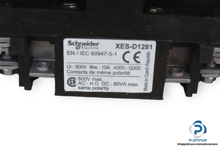 schneider-XES-D1281-double-contact-block-(New)-2