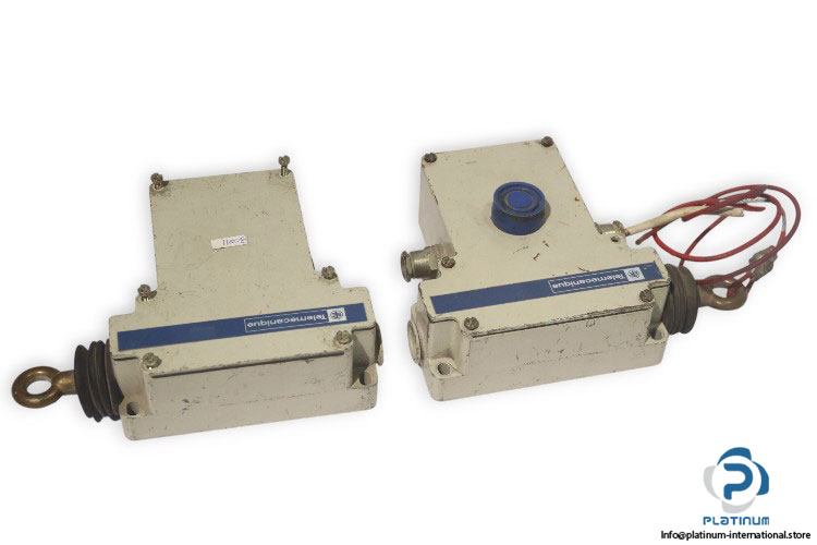 Telemecanique-XY2-CE-emergency-stop-rope-pull-switch(used)-3