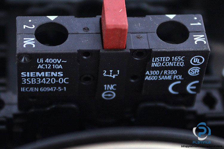siemens-3SB3-801-2DF3-emergency-stop-pushbutton-(new)-2