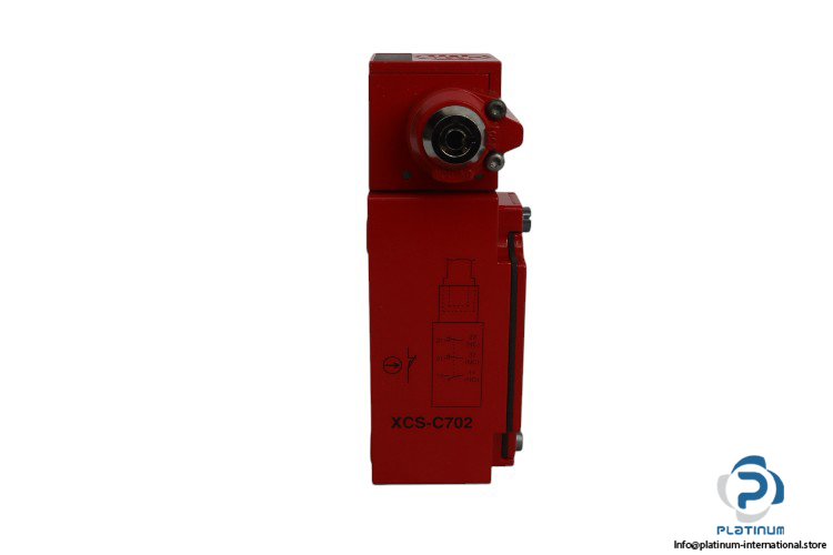 telemecanique-XCS-C702-safety-switch-(new)-1