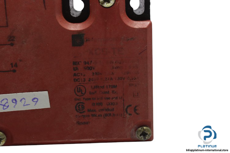 telemecanique-XCS-TE-safety-switch-(used)-3