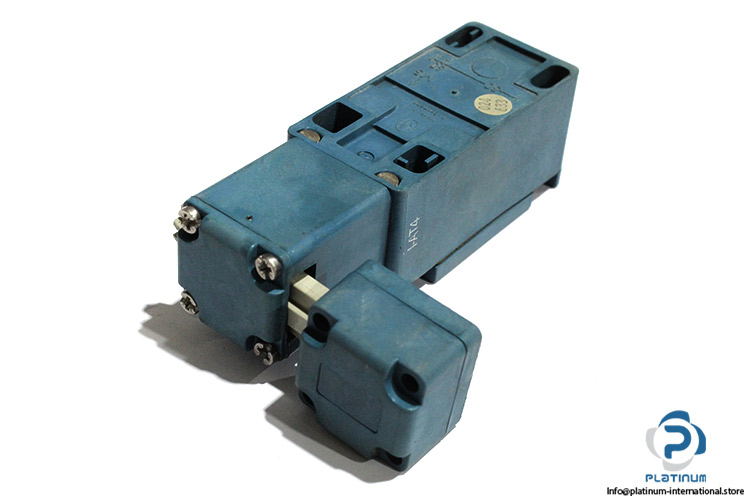 moeller-AT4_11-1_I_ZB-position-switch-(New)-1
