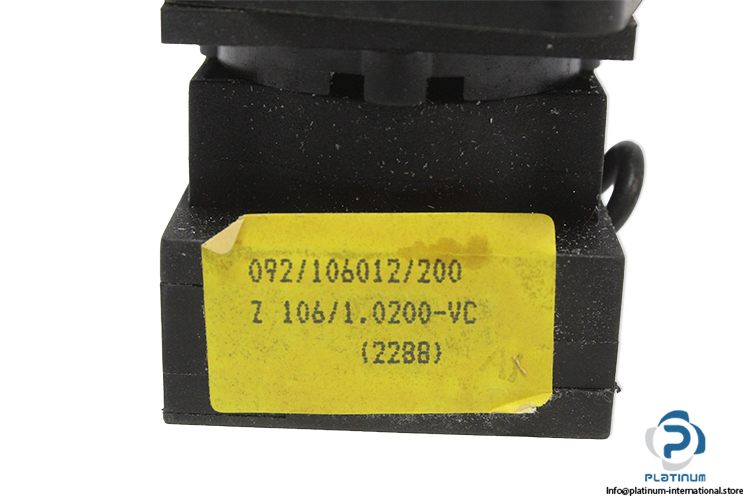 merz-106-092_106021_200-rotary-cam-switch-(New)-3