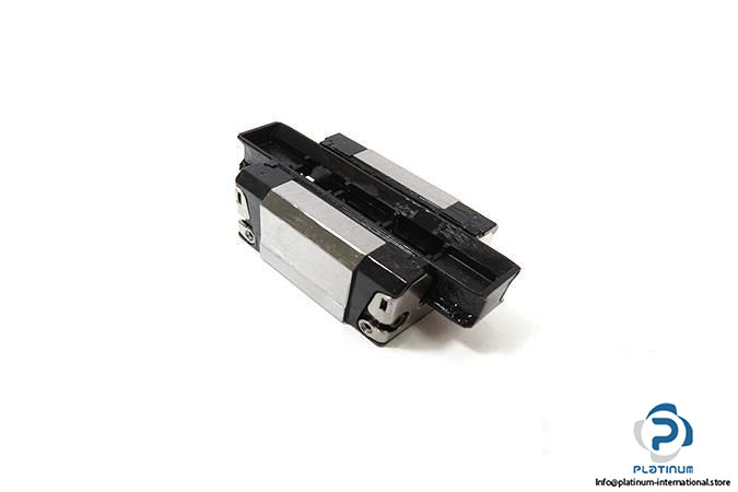 rexroth-r166611420-ball-runner-block-sks3_675x450