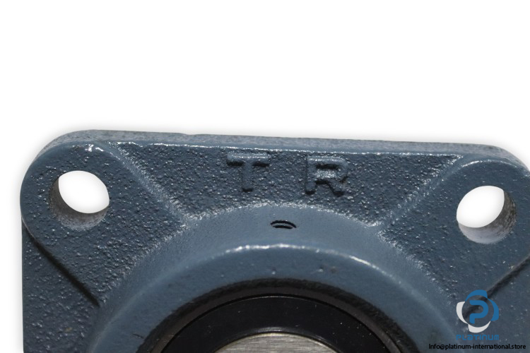 trans-link-UKF-206-four-bolt-square-flange-unit-new-carton-2