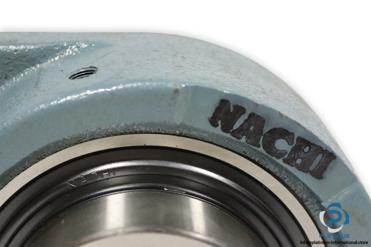 nachi-UCFL215-oval-flange-ball-bearing-unit-new-3