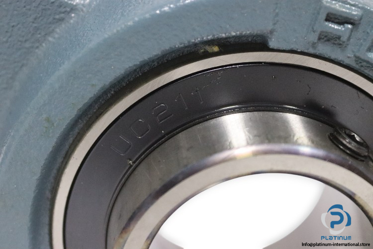 nachi-UCFL211-oval-flange-ball-bearing-unit-new-carton-3