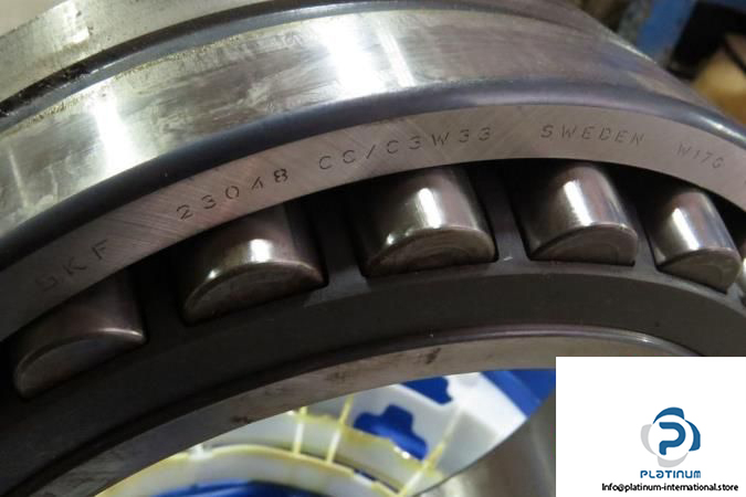 spherical-roller-bearing-skf-23048-ccc3w333_675x450