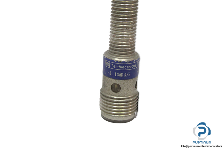 telemecanique-XS1N08PA340D-inductive-sensor-(Used)-2