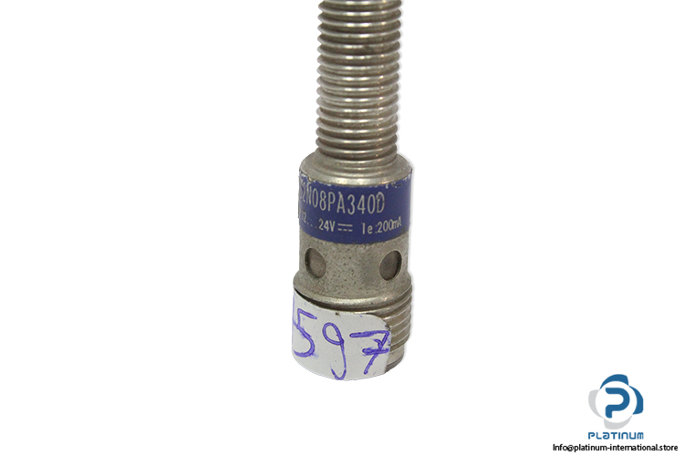 telemecanique-XS1N08PA340D-inductive-sensor-(Used)-5