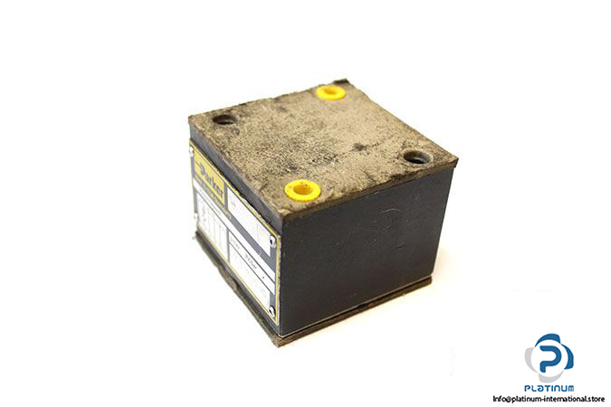 parker-CM-3-PP-5-20-sandwich-valve