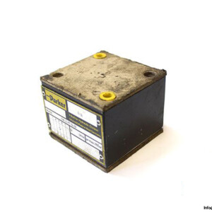 parker-CM-3-PT-14-10-sandwich-valve