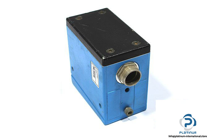 sick-wt45-p250-photoelectric-sensor-1