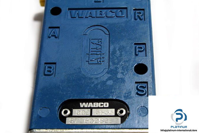 wabco-5726025280-single-solenoid-valve-2