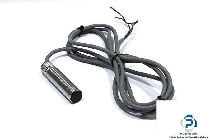 telemecanique-XSA-H05713-inductive-sensor
