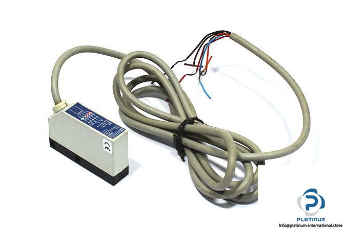 telemecanique-XUL-M300318-photoelectric-sensor