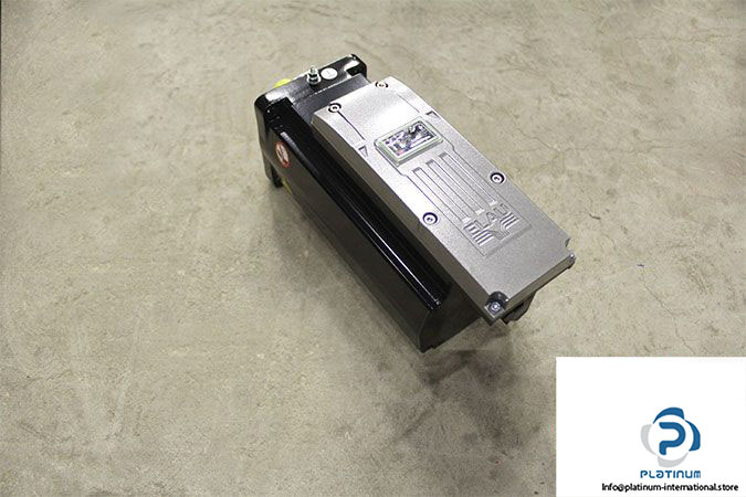 schneider-ish100_30044_0_1_00_0_10_10_00-servo-motor-2