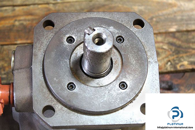 parker-pv032r1k1t1nfds-axial-piston-variable-pump-2