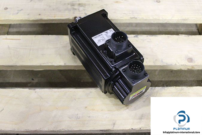 schneider-bch1002o02a1c-ac-servo-motor-2