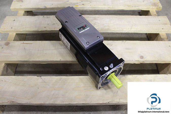 schneider-ILM1002P01F0000-integrated-servo-motor