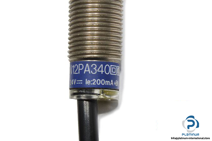 telemecanique-xs1-n12pa340-inductive-sensor-3