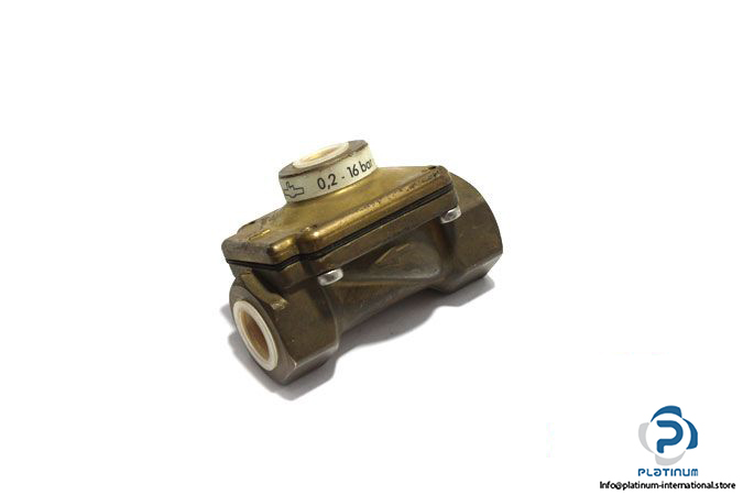 8216100-pneumatic-valve